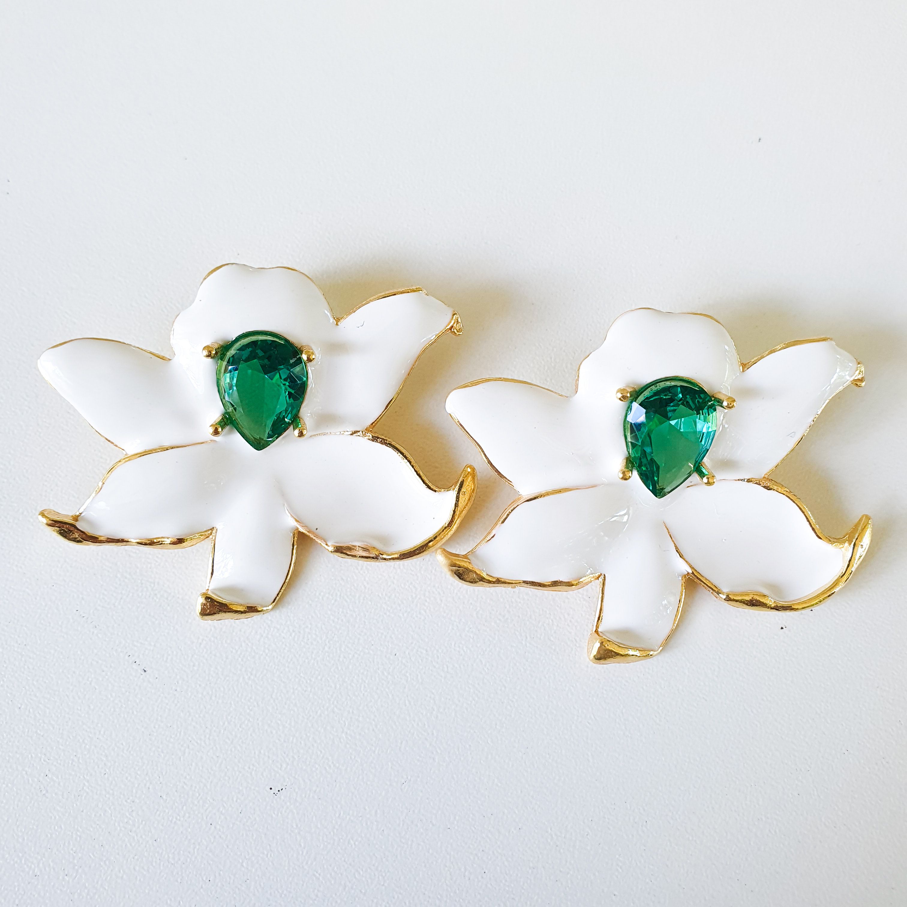 Brinco Flor Isadora - Branco